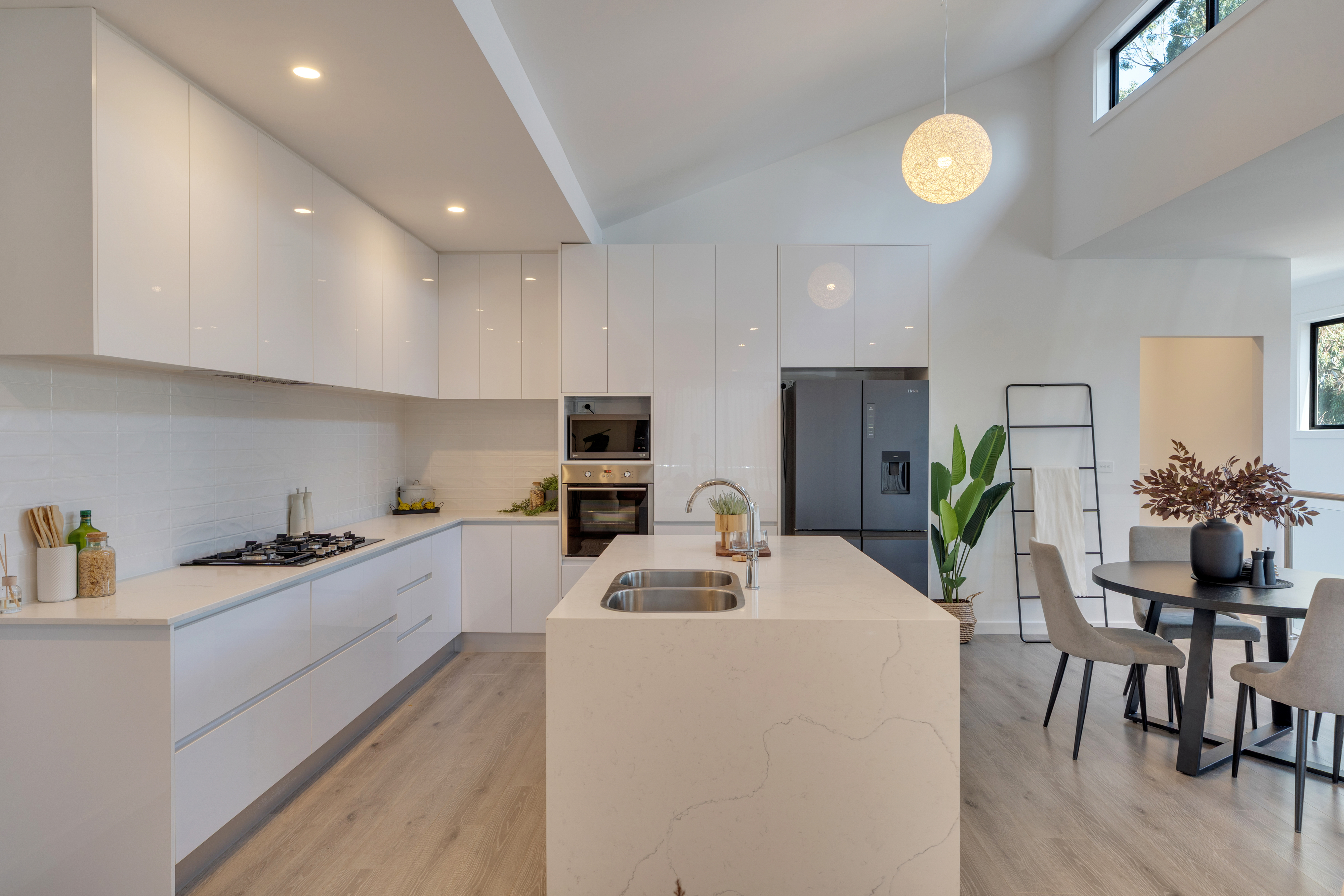 1/14A McEwen Drive, Sunbury VIC, Sunbury - Thumbnail 2