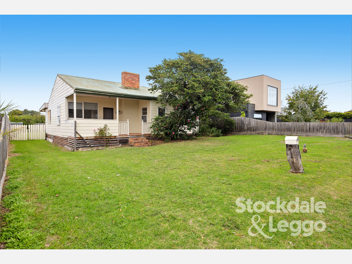 17 Dalgleish Avenue, Rosebud VIC 3939, Rosebud - Thumbnail 2