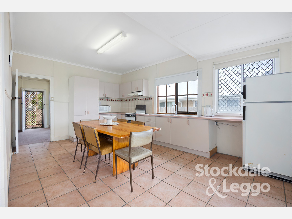 17 Dalgleish Avenue, Rosebud VIC 3939, Rosebud - Thumbnail 3
