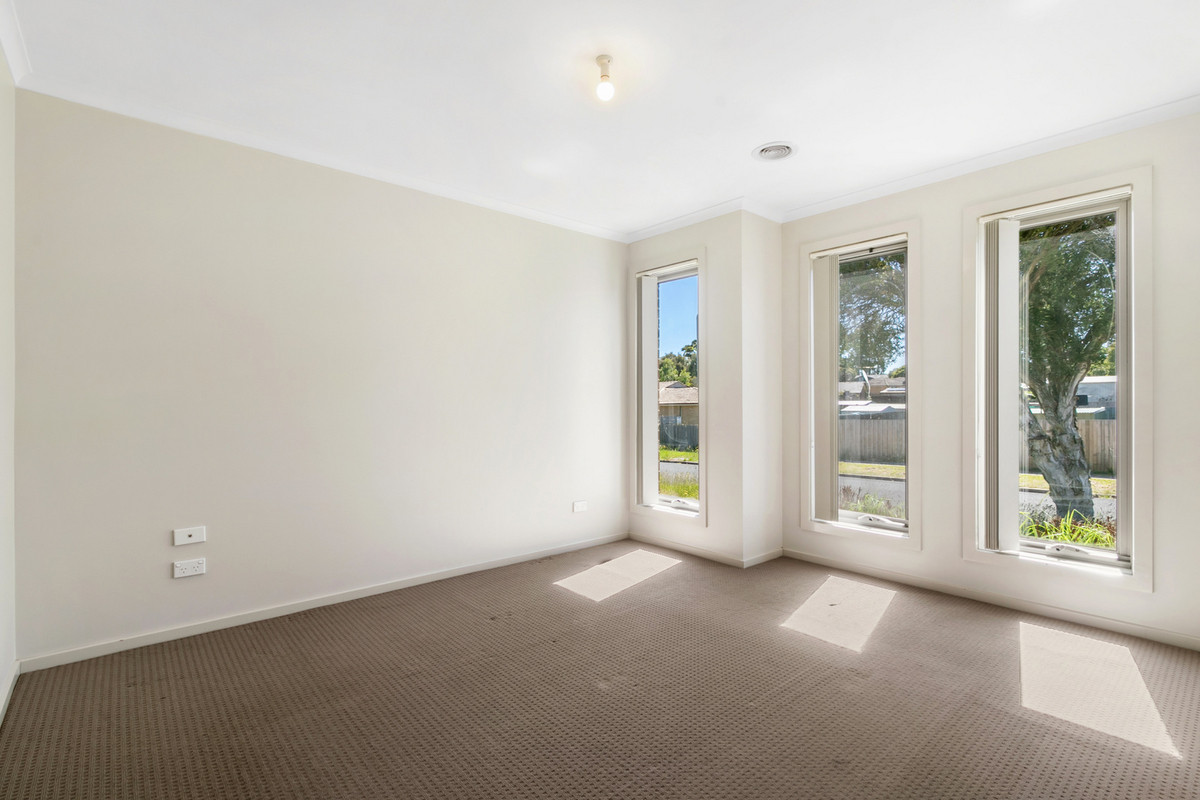 13 Barooga Crescent, CHURCHILL VIC 3842, Churchill - Thumbnail 2