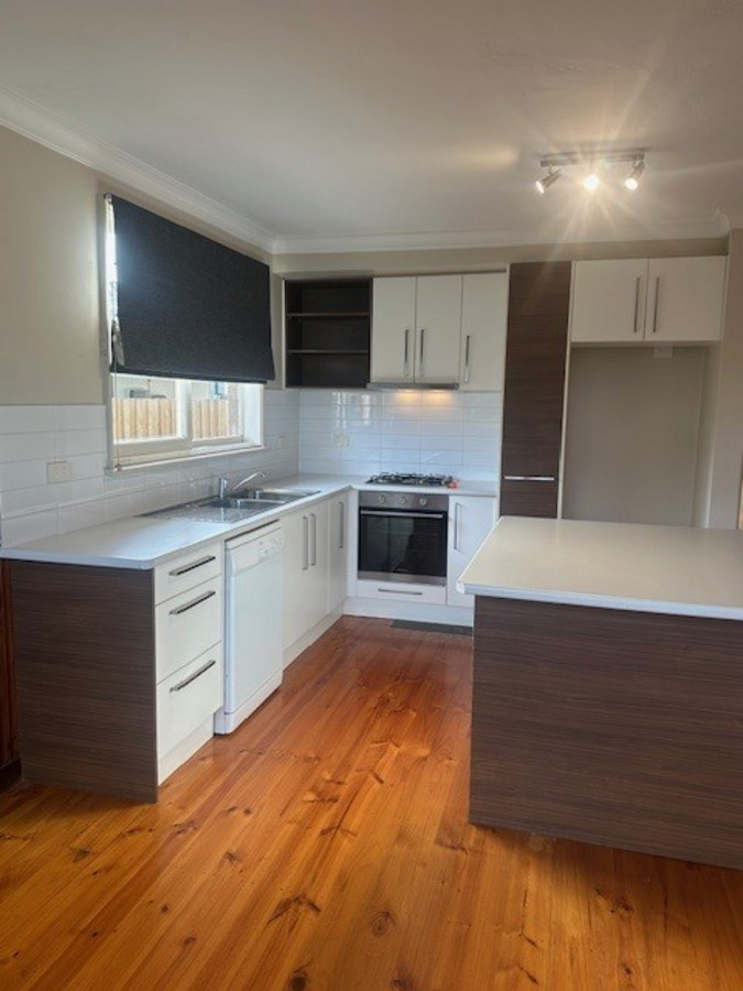 18 Roberts Avenue, PORT FAIRY VIC 3284, Port Fairy - Thumbnail 3