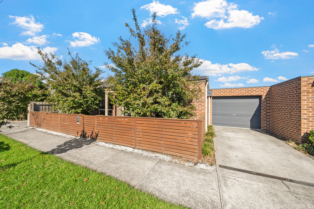 17 Newton Street, GLENROY VIC 3046, Glenroy - Image 1