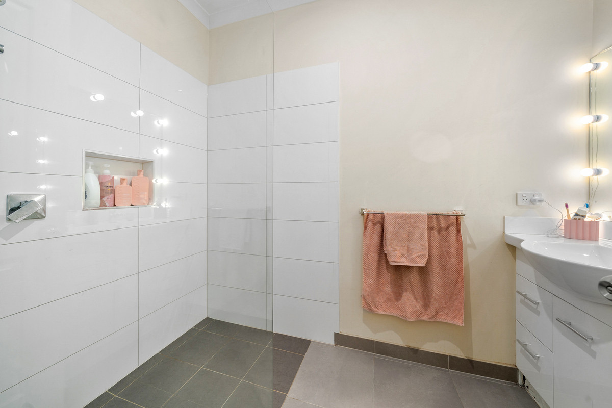 17 Newton Street, GLENROY VIC 3046, Glenroy - Thumbnail 7