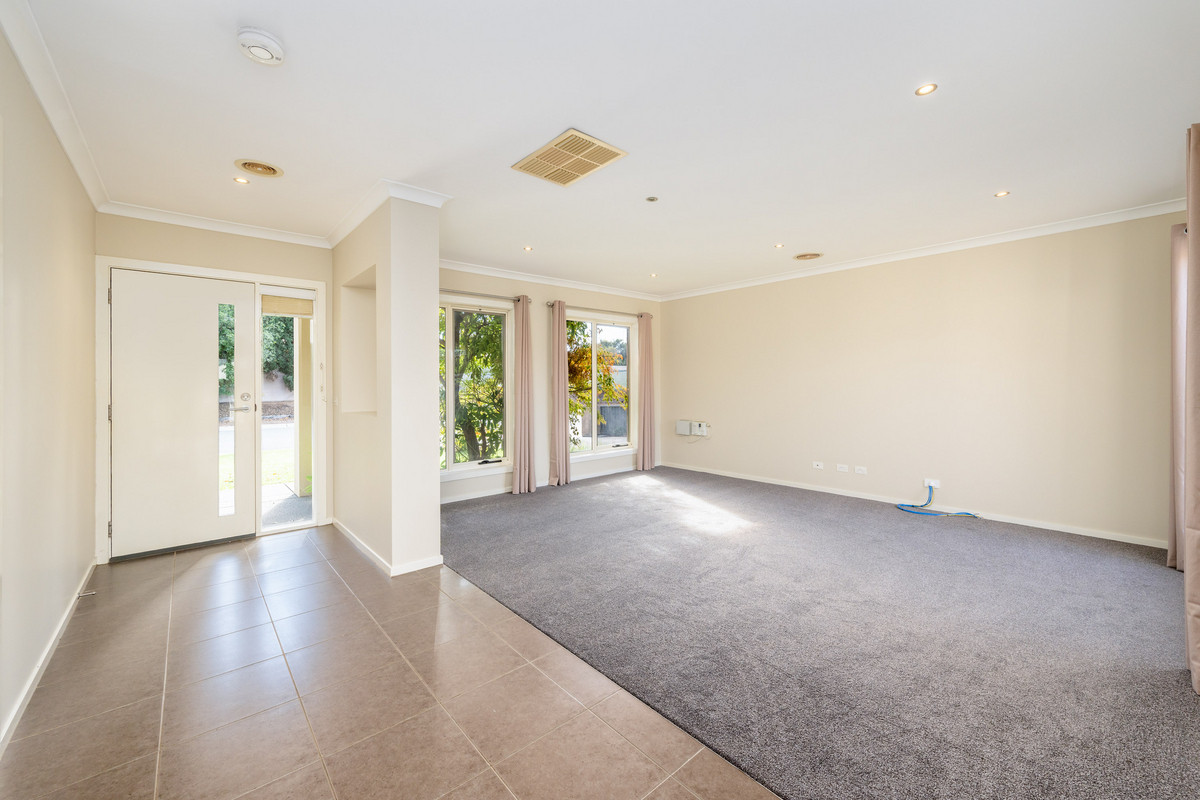 1 / 11 Curlew Place, SHEPPARTON VIC 3630, Shepparton - Thumbnail 2