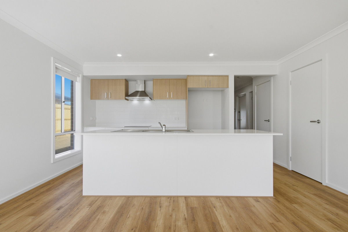 6 Angus Way, Moe VIC 3825, Moe - Thumbnail 2
