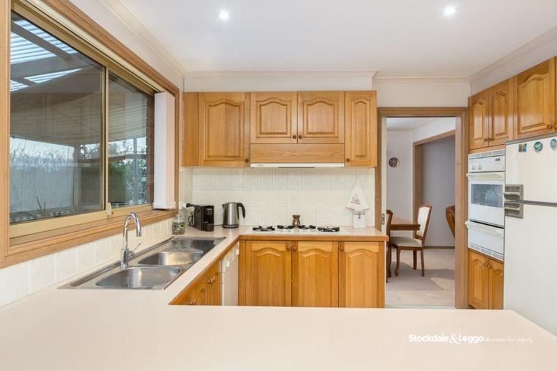 1 Peter Court, Narre Warren VIC, Narre Warren - Thumbnail 5