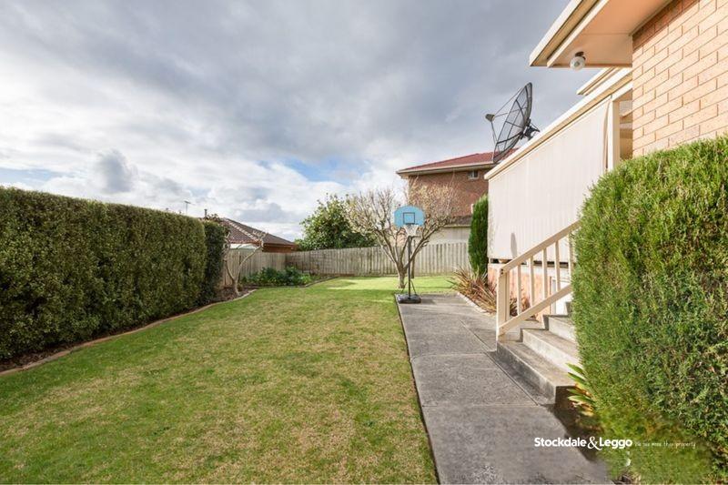 1 Peter Court, Narre Warren VIC, Narre Warren - Thumbnail 8