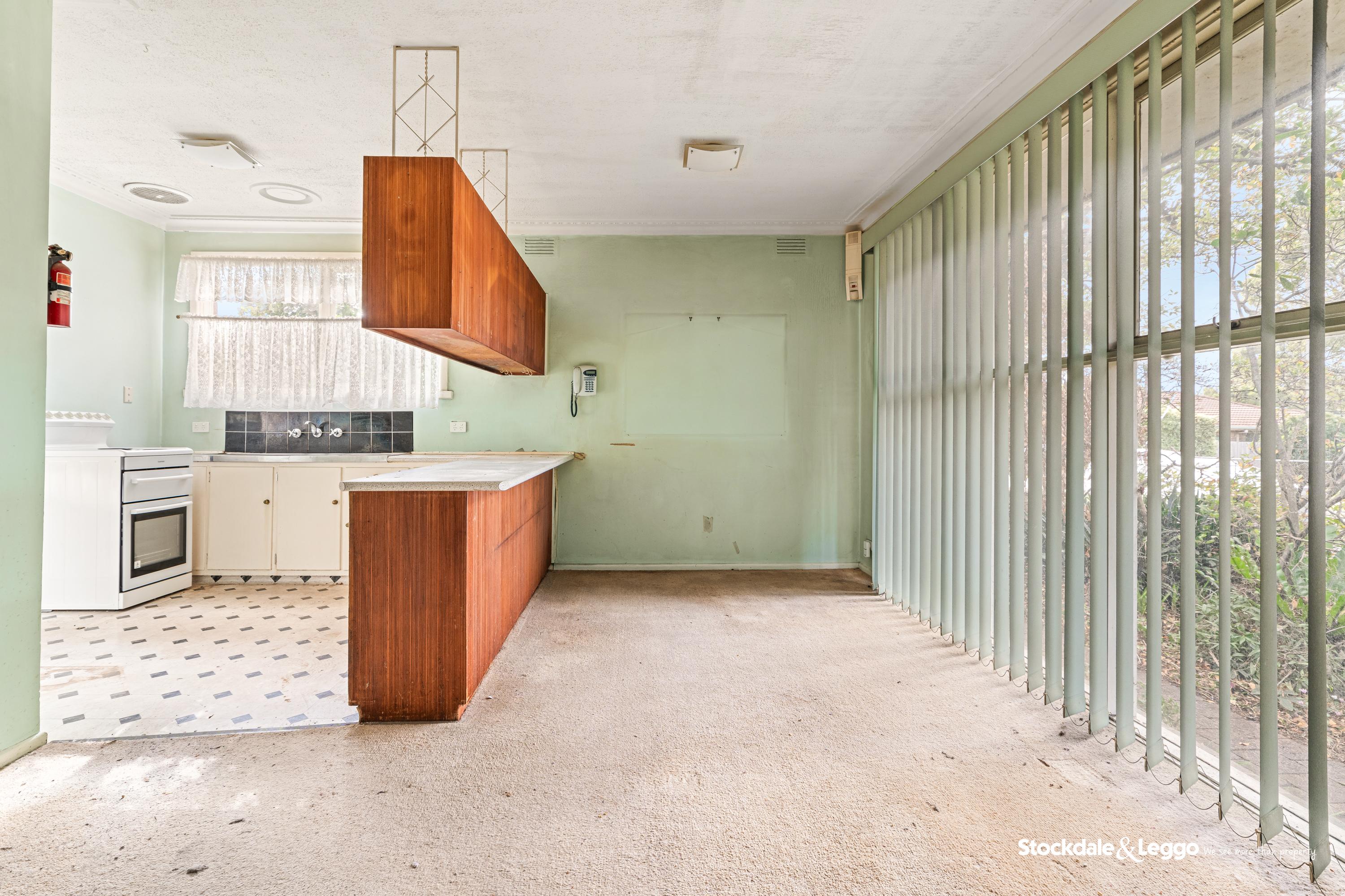 37 Lee Avenue, Springvale VIC, Springvale - Thumbnail 4