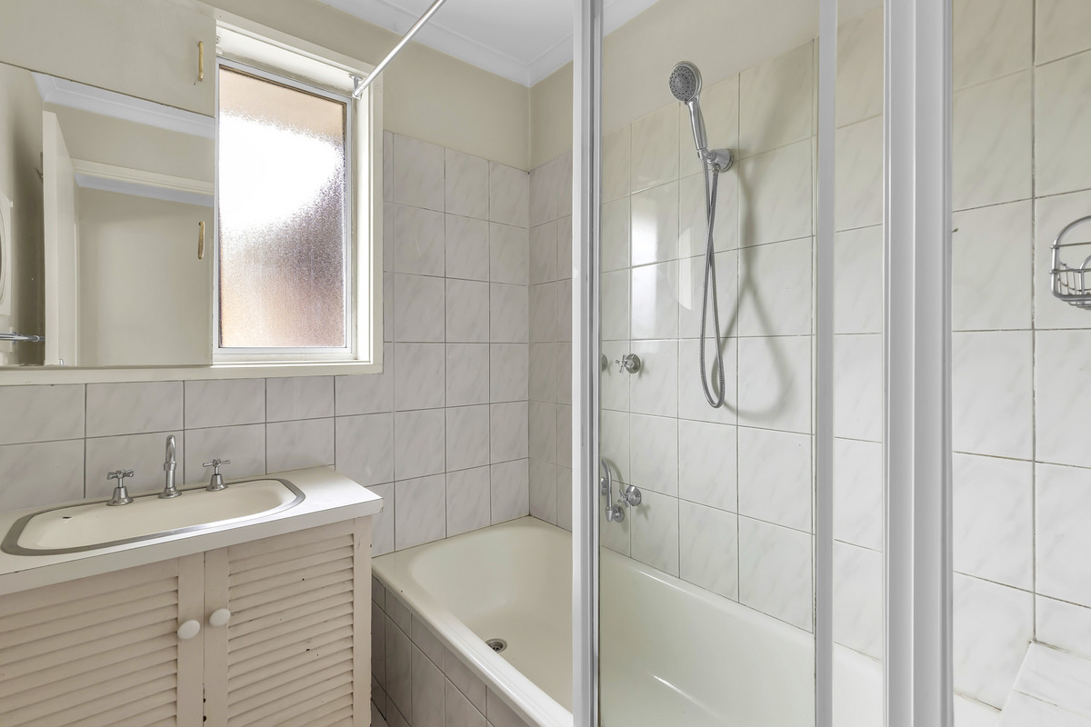 2 / 4 Walter Street, Cranbourne VIC 3977, Cranbourne - Thumbnail 3