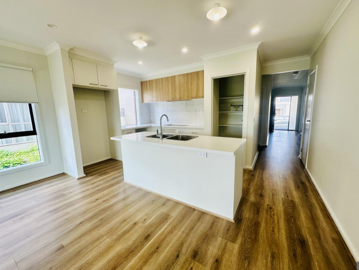 10 Kuringai Way, Wollert VIC 3750, Wollert - Thumbnail 2