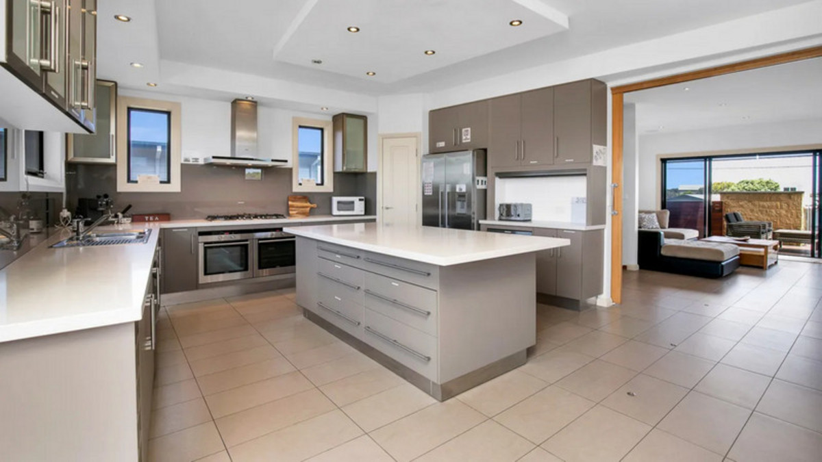 18 Dover Street, Sunderland Bay VIC 3922, Sunderland Bay - Thumbnail 2