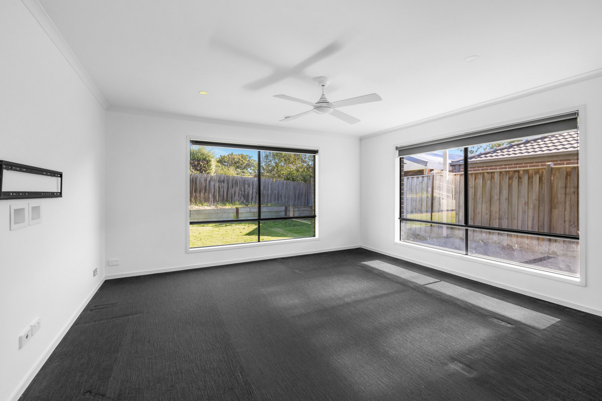 37 Thwaites Road, Pakenham VIC 3810, Pakenham - Thumbnail 6