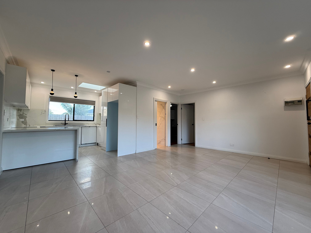 118 Sunset Boulevard, Jacana VIC 3047, Jacana - Thumbnail 2