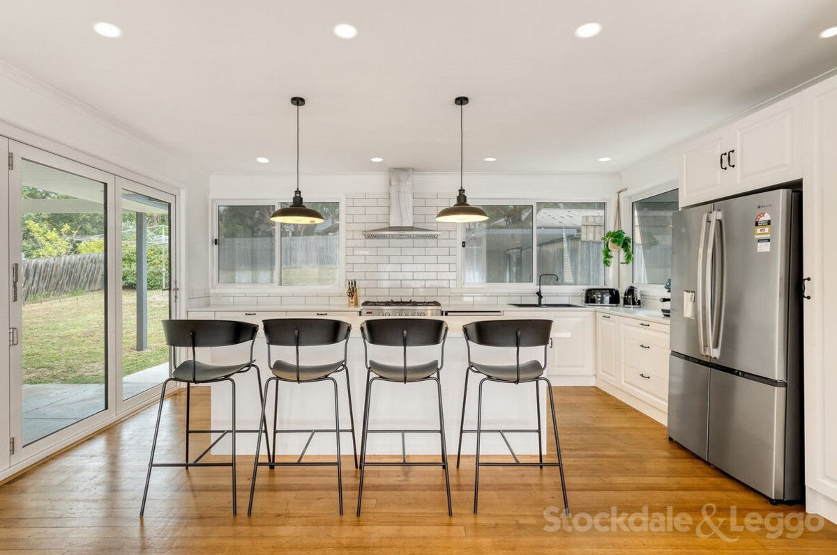 4 Carrara Road, Rowville VIC 3178, Rowville - Thumbnail 2
