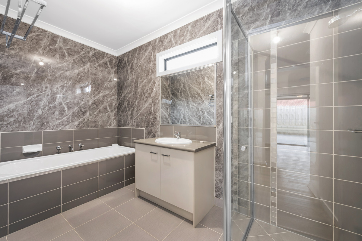 27 Tuscany Rise, Pakenham VIC 3810, Pakenham - Thumbnail 2