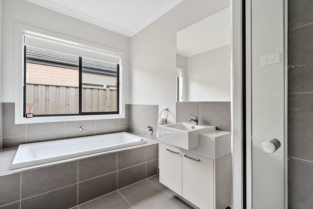 9 Mentelle Street, Mount Duneed VIC 3217, Mount Duneed - Thumbnail 5