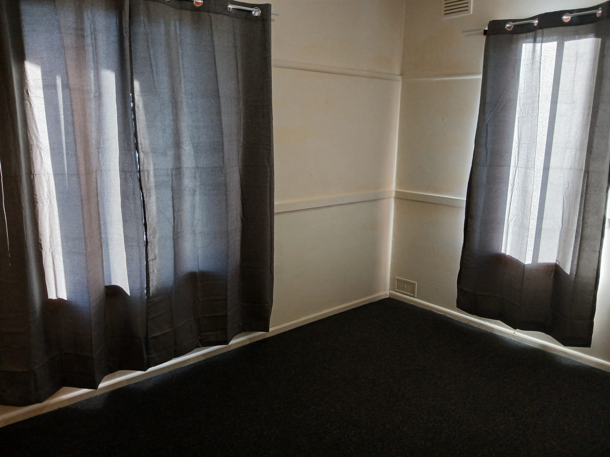 10 Dunbar Avenue, MORWELL VIC 3840, Morwell - Thumbnail 5