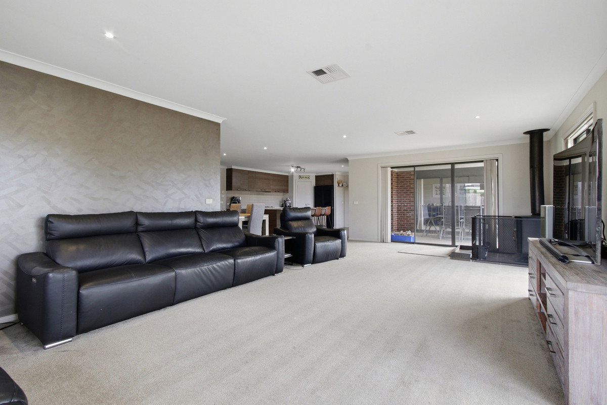 15 Donegal Avenue, Traralgon VIC 3844, Traralgon - Thumbnail 6
