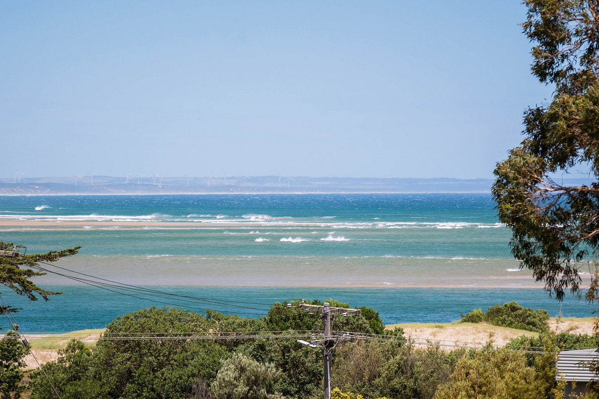 11 Beach Avenue, Inverloch VIC 3996, Inverloch - Thumbnail 3