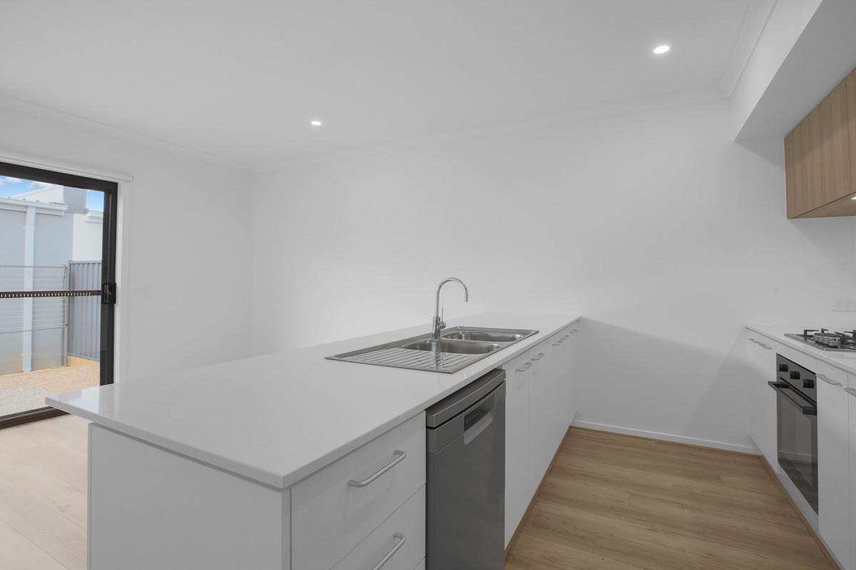 68 Wild Goose Way, Clyde North VIC 3978, Clyde North - Thumbnail 3