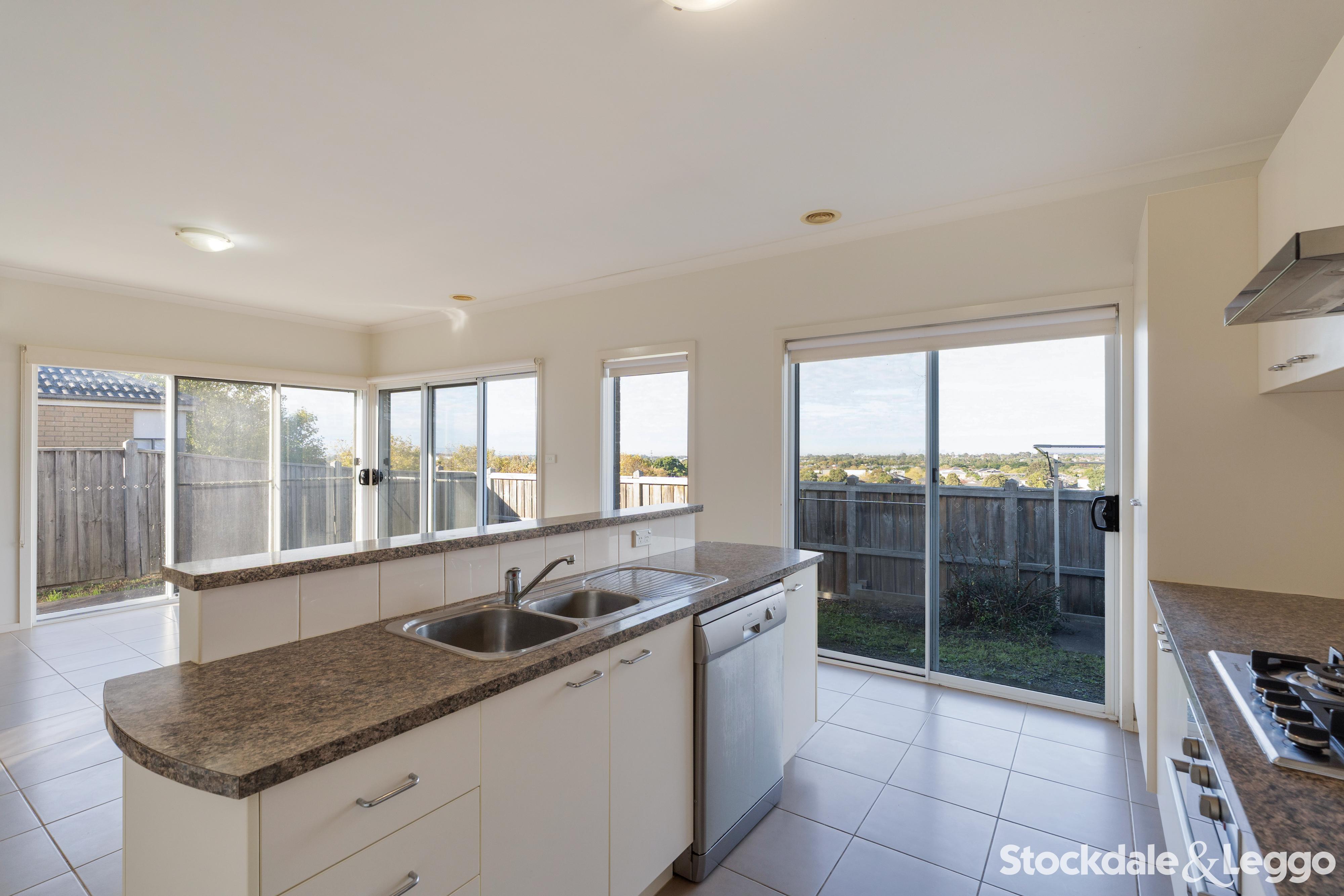 9 Royal Terrace, Craigieburn VIC, Craigieburn - Thumbnail 2