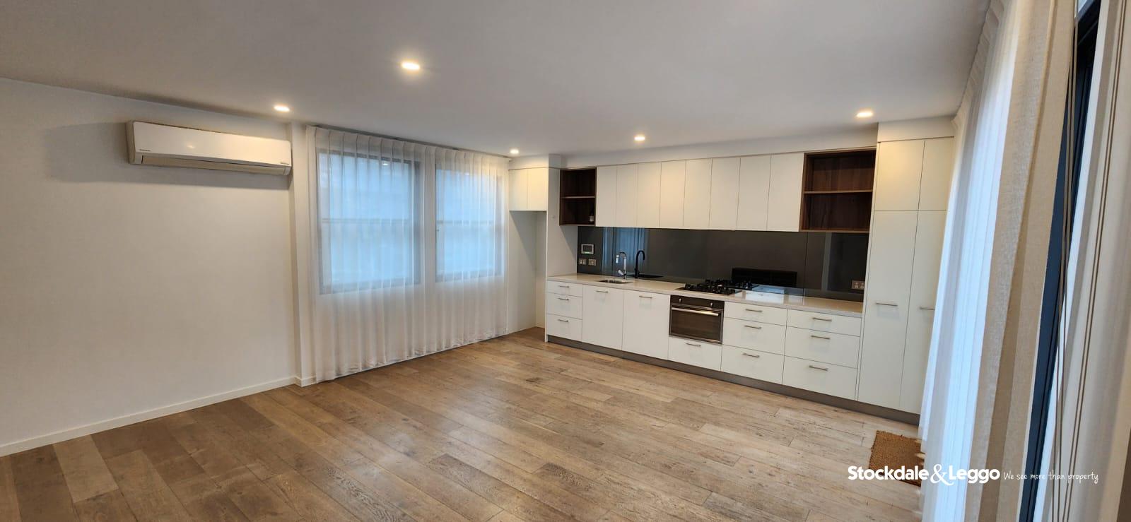 4/18 Canterbury Road, Toorak VIC, Toorak - Thumbnail 2