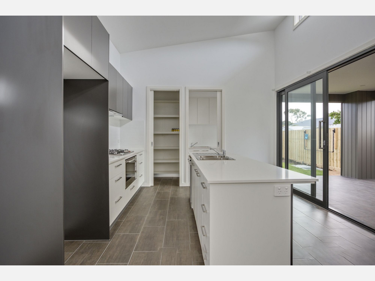62 Kennington Road, Rosebud VIC 3939, Rosebud - Thumbnail 5