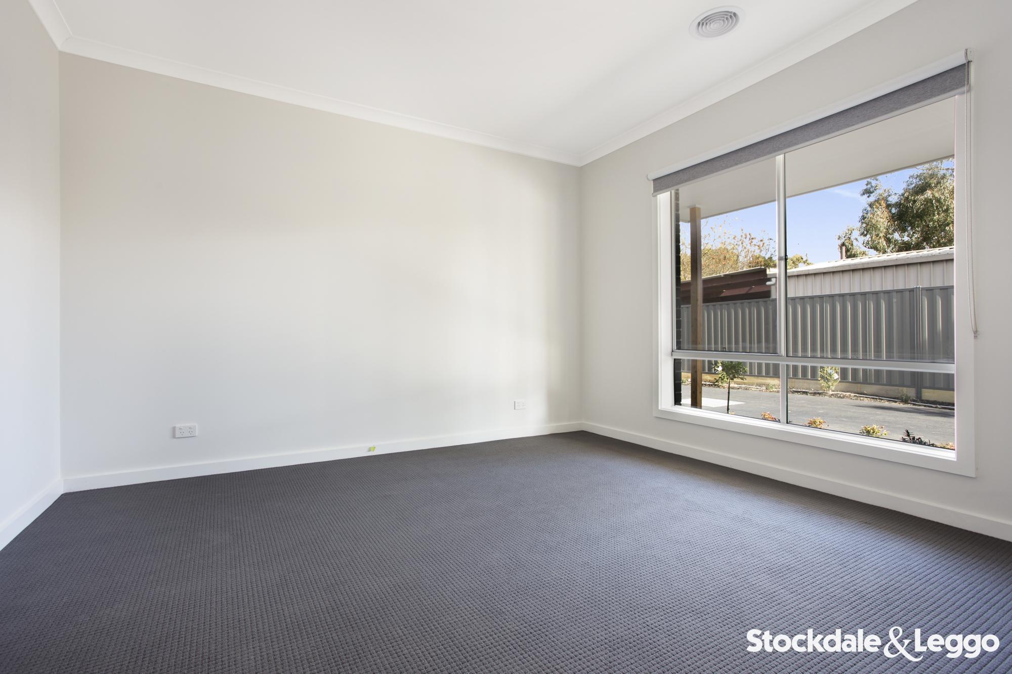 2/19 Regan Drive, Romsey VIC, Romsey - Thumbnail 2