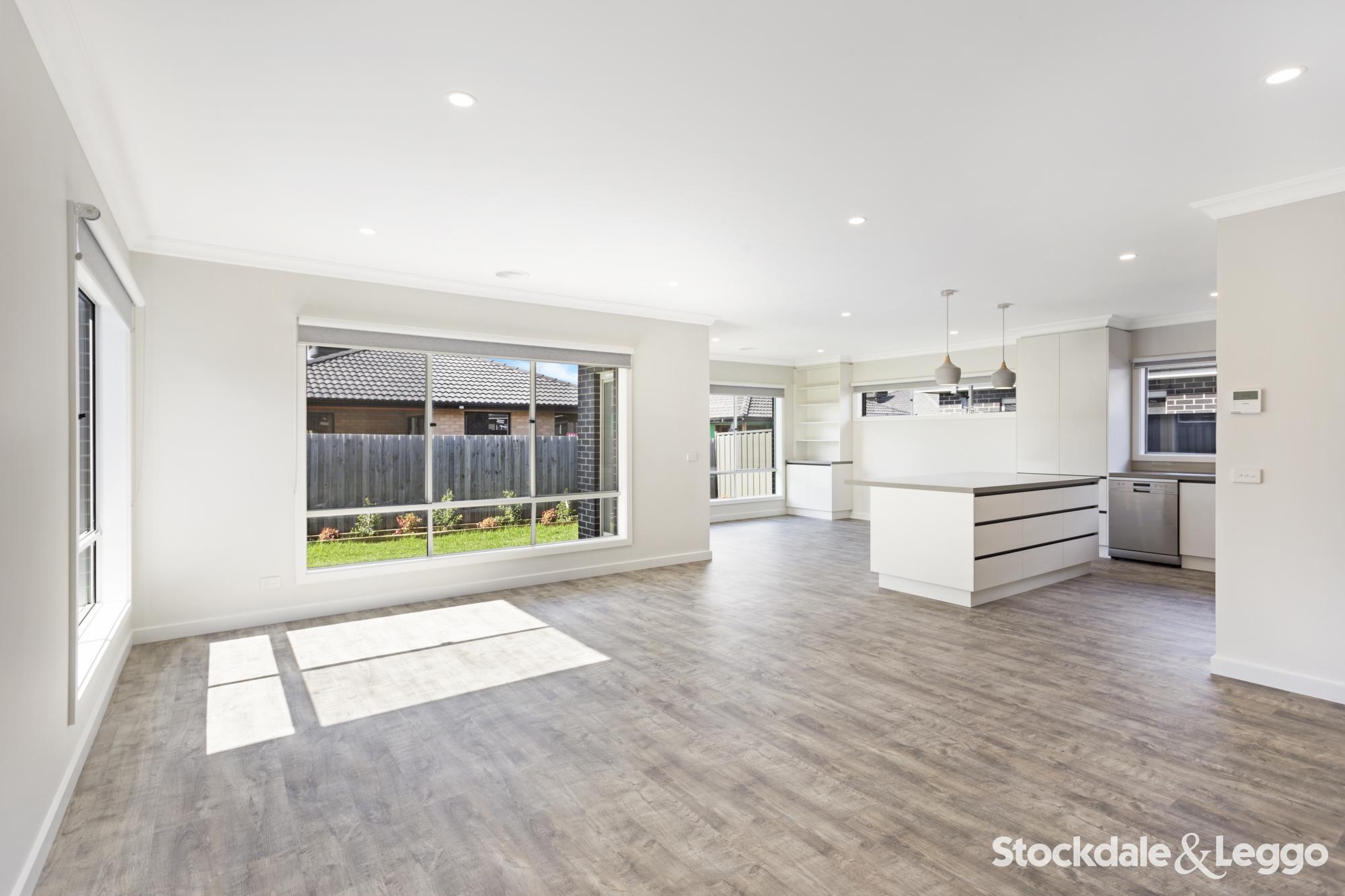 2/19 Regan Drive, Romsey VIC, Romsey - Thumbnail 4