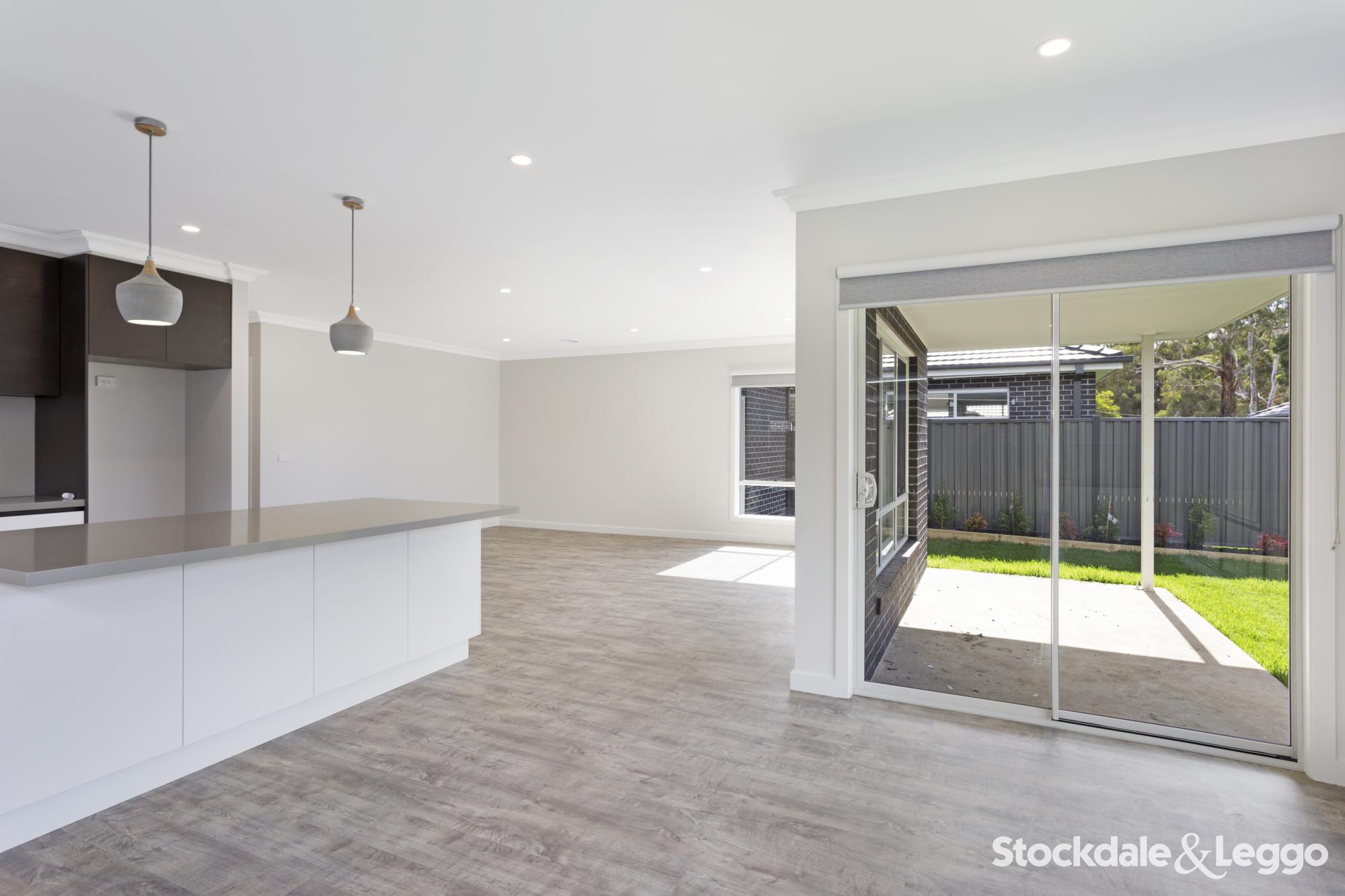 2/19 Regan Drive, Romsey VIC, Romsey - Thumbnail 5
