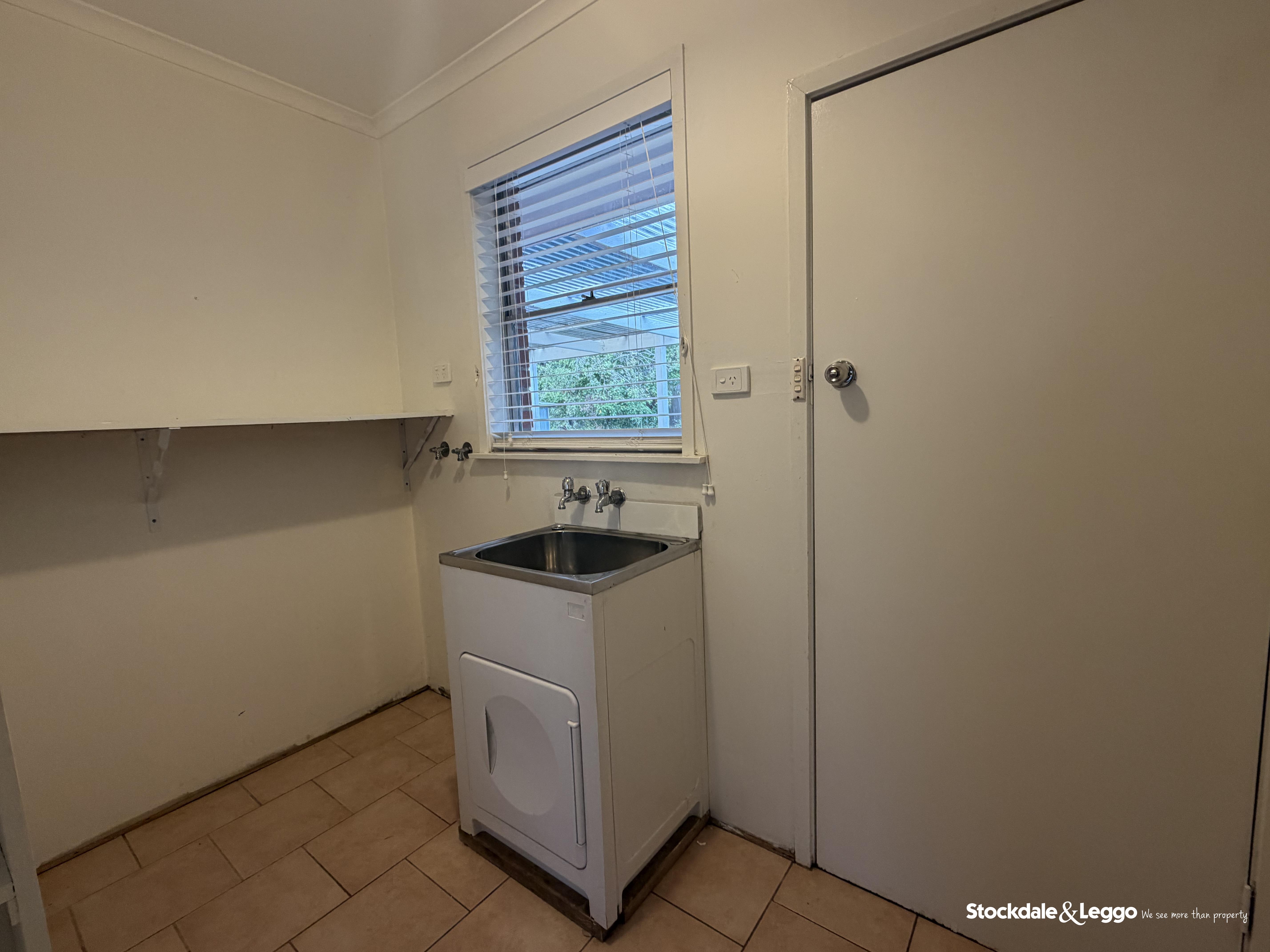 5 Hamilton Place, Mount Waverley, VIC, 3149, Doveton - Thumbnail 4