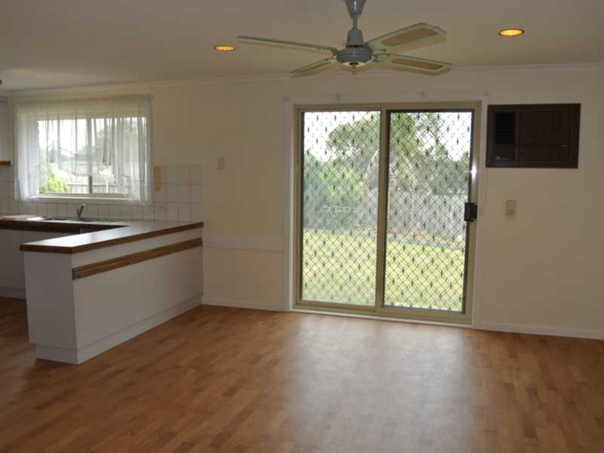 16 Cunningham Close, BACCHUS MARSH VIC 3340, Bacchus Marsh - Thumbnail 5