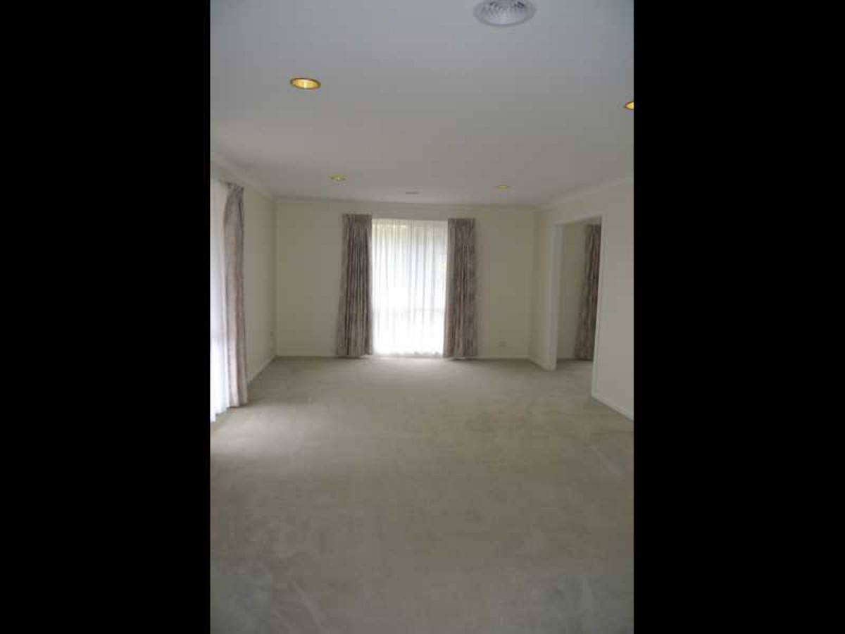 16 Cunningham Close, BACCHUS MARSH VIC 3340, Bacchus Marsh - Thumbnail 6