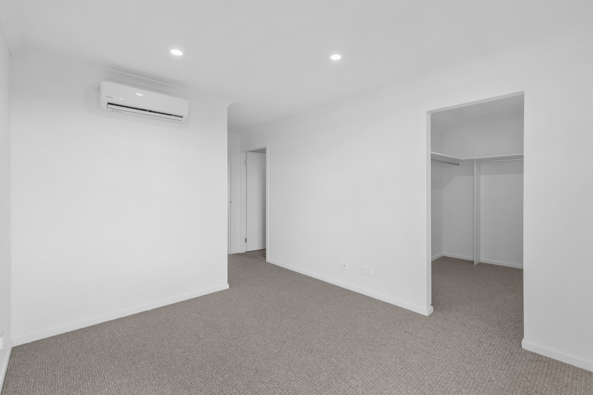 9 Footprint Walk, Clyde North VIC 3978, Clyde North - Thumbnail 5