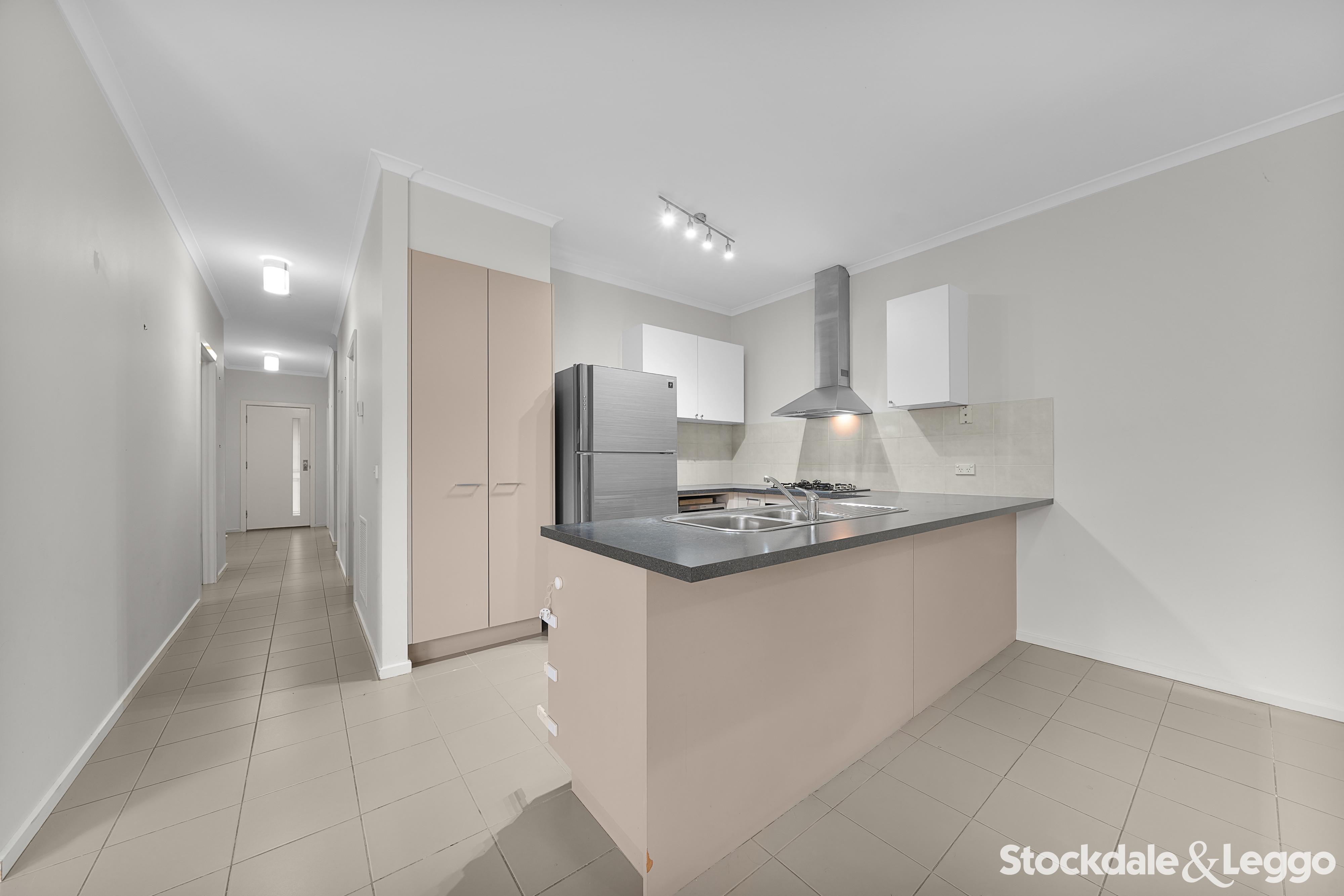 2 Castlegate Lane, Craigieburn VIC, Craigieburn - Thumbnail 4