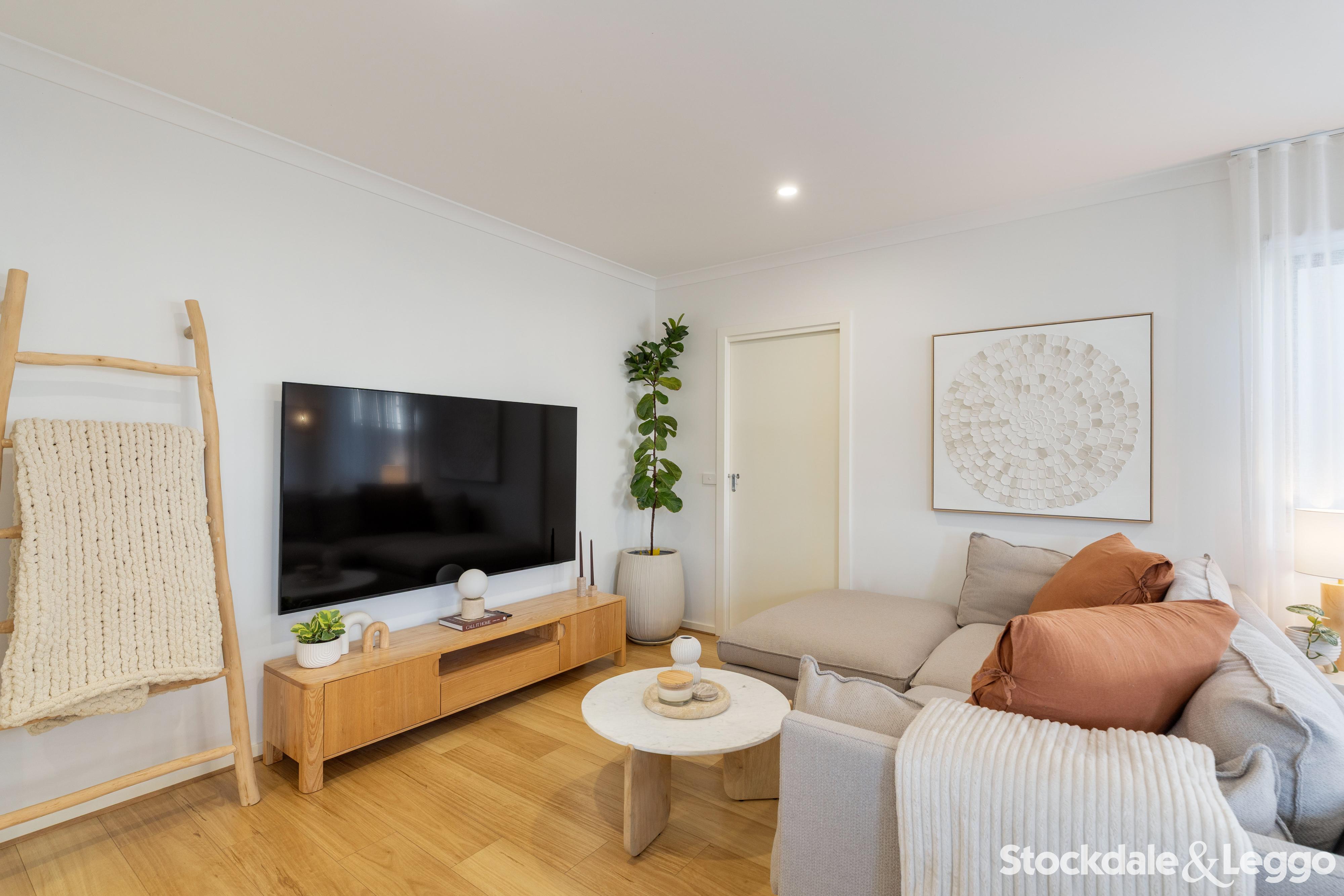 35 Bergamot Boulevard, Mickleham VIC, Mickleham - Thumbnail 2