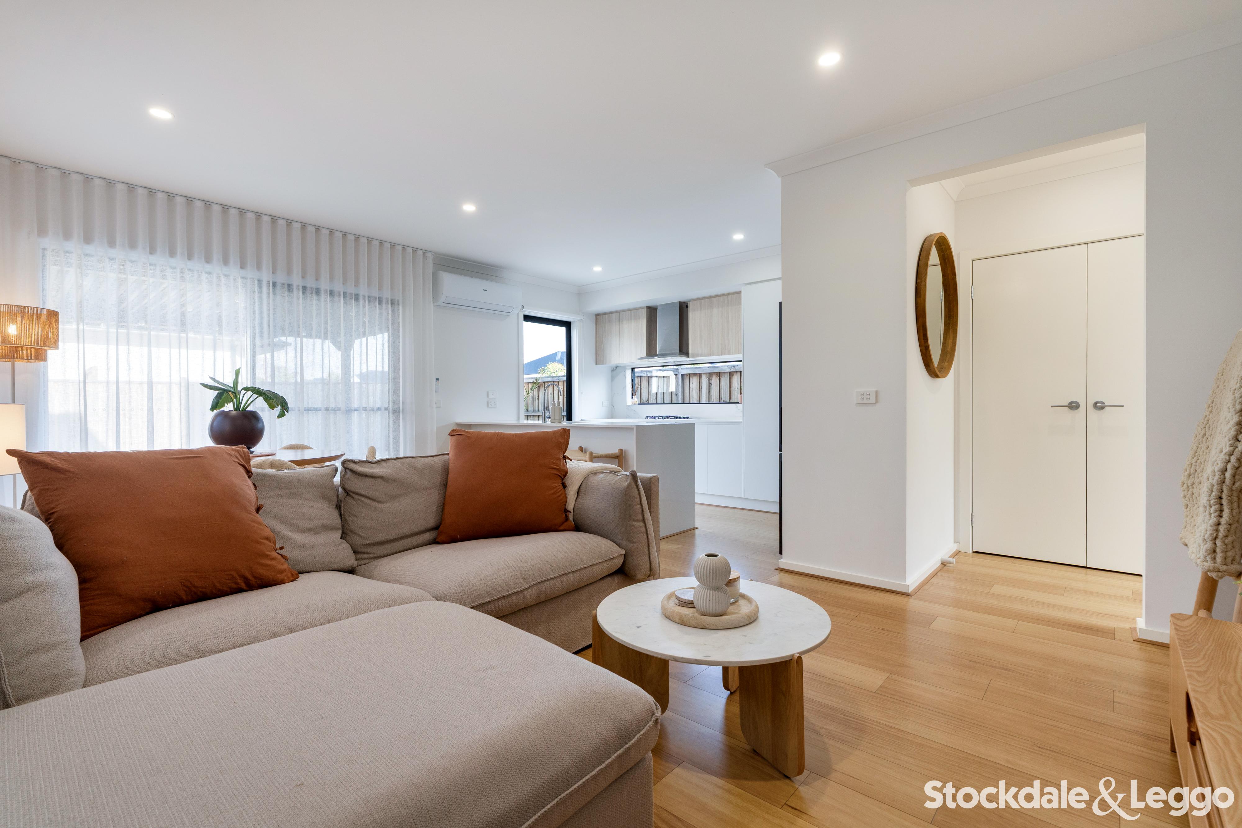 35 Bergamot Boulevard, Mickleham VIC, Mickleham - Thumbnail 3
