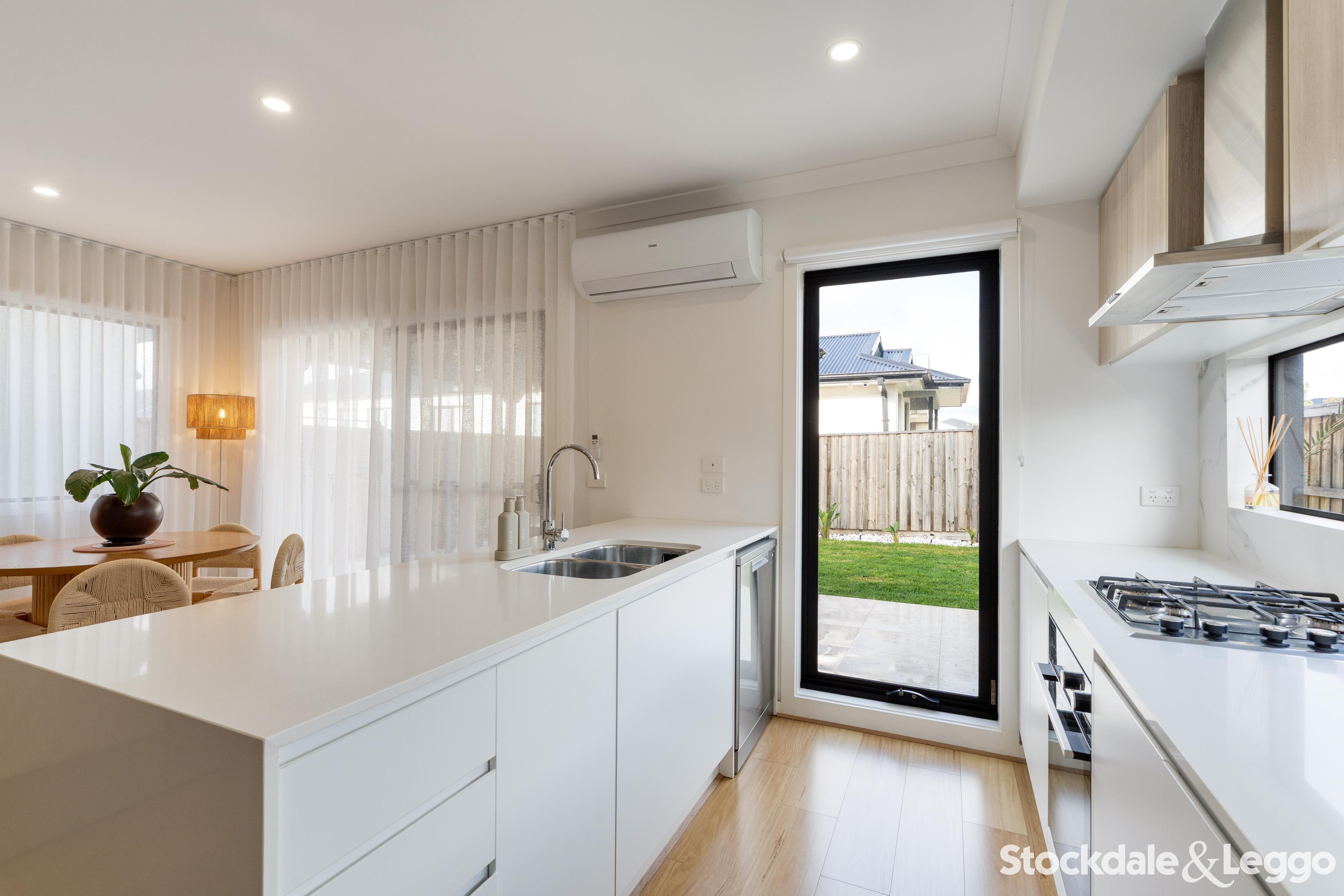 35 Bergamot Boulevard, Mickleham VIC, Mickleham - Thumbnail 5