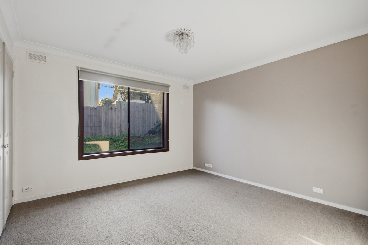 6 Smallburn Avenue, Newborough VIC 3825, Newborough - Thumbnail 3