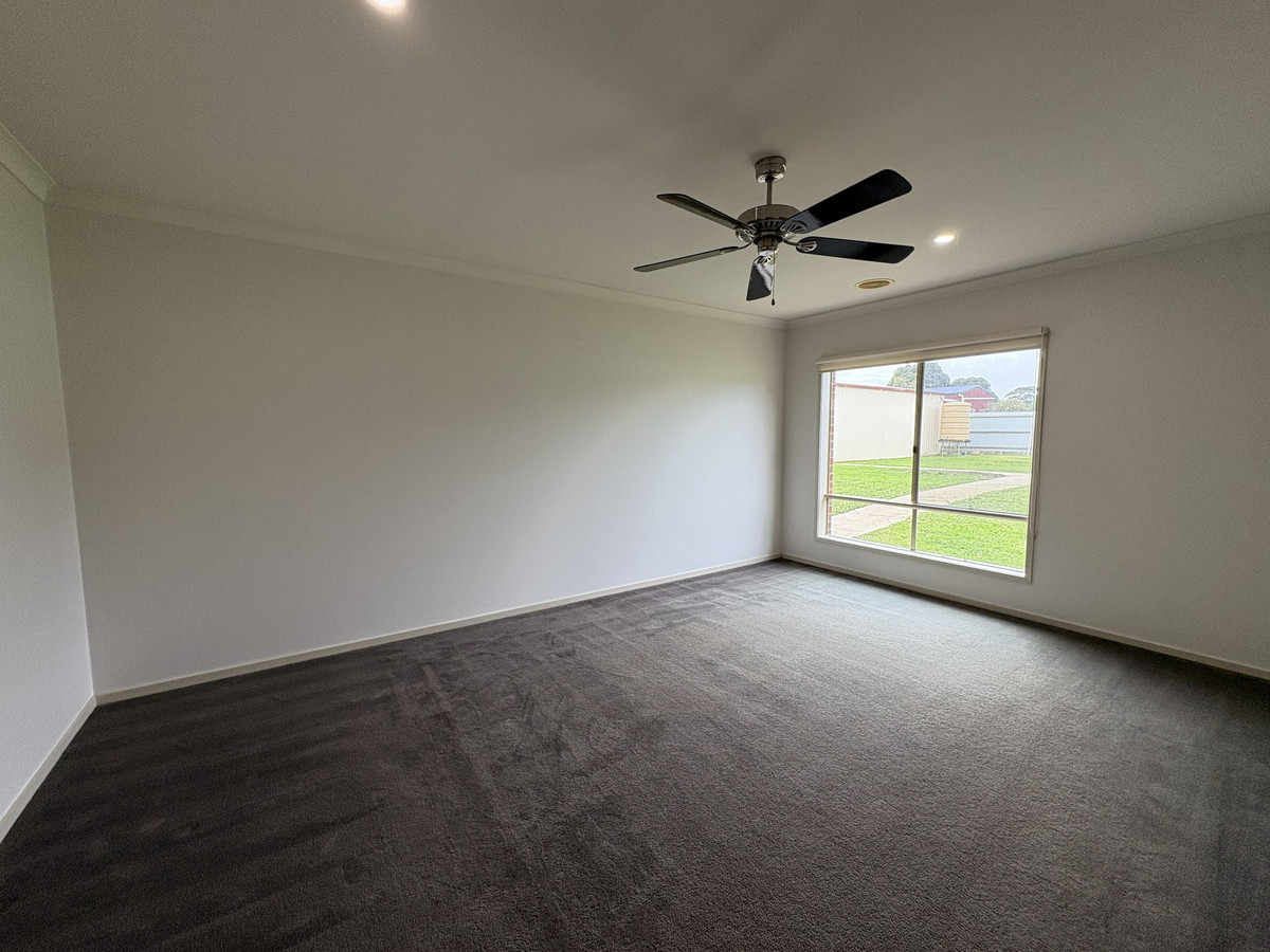 8 Dover Street, COBDEN VIC 3266, Cobden - Thumbnail 3