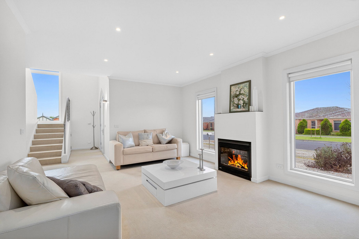 18 Ironbark Street, Waurn Ponds VIC 3216, Waurn Ponds - Thumbnail 3