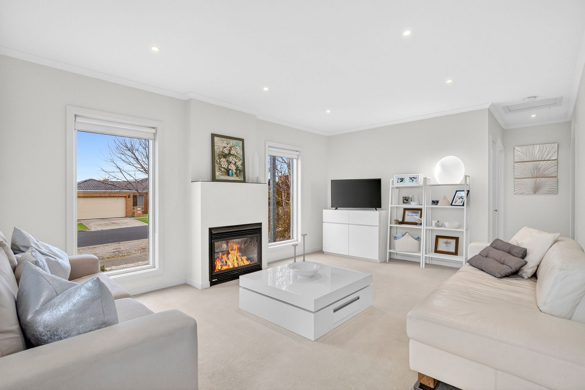 18 Ironbark Street, Waurn Ponds VIC 3216, Waurn Ponds - Thumbnail 4