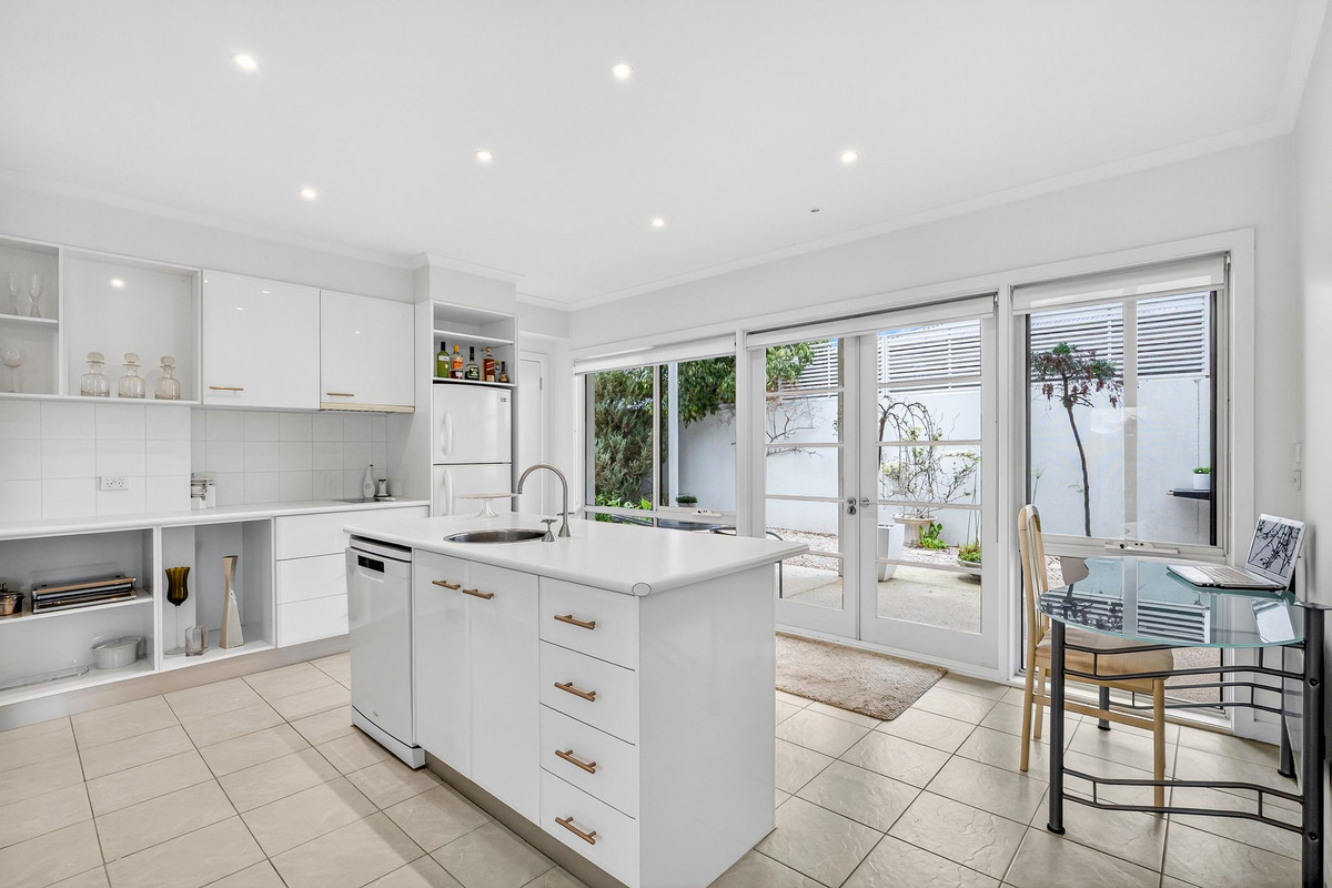 18 Ironbark Street, Waurn Ponds VIC 3216, Waurn Ponds - Thumbnail 5