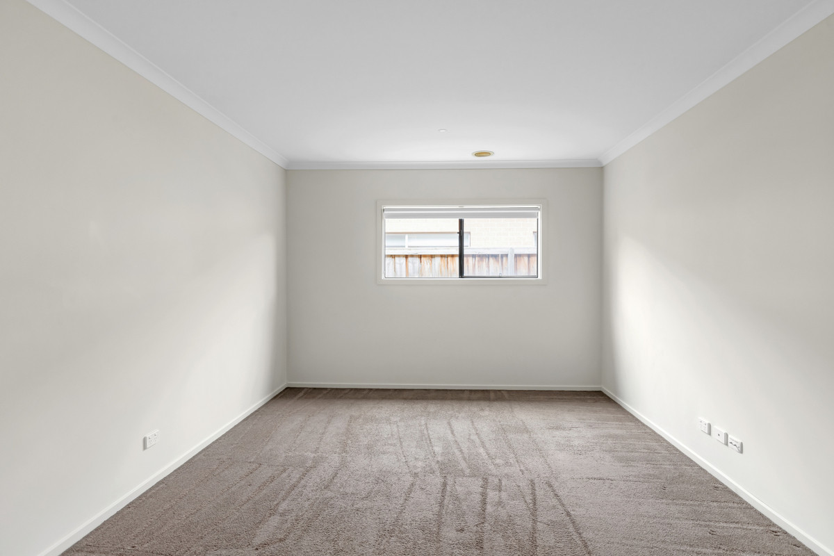15 Meadows Drive, Officer VIC 3809, Officer - Thumbnail 5