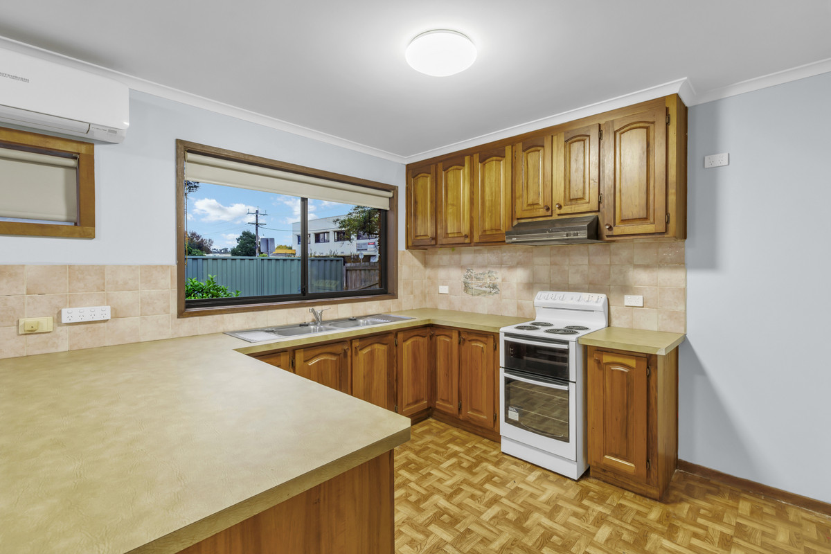 1 / 54 Main Street, Pakenham VIC 3810, Pakenham - Thumbnail 2