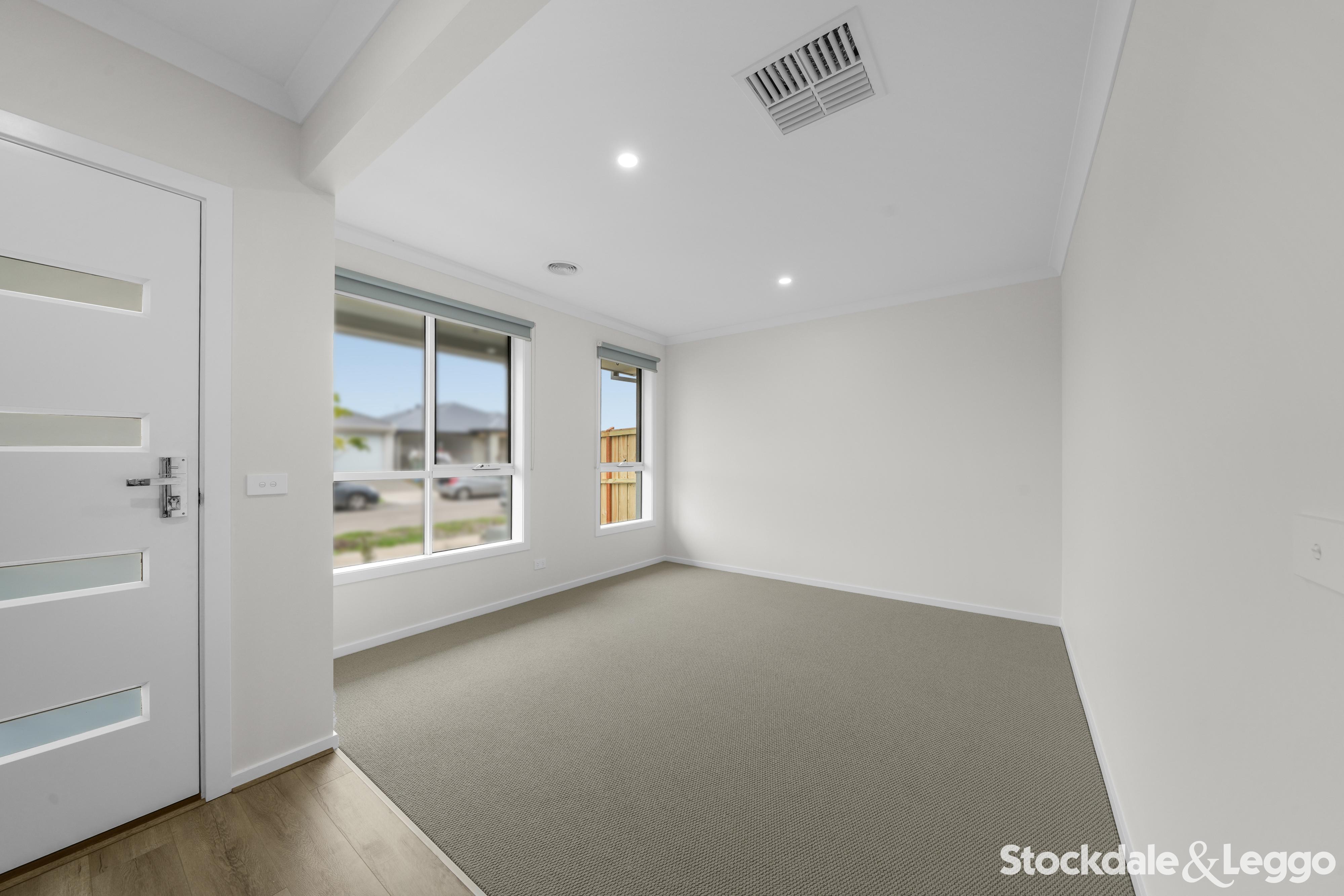 3 Kalbarri Street, Donnybrook VIC, Donnybrook - Thumbnail 2