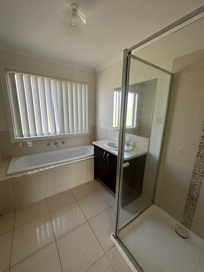 32 Burbidge Drive, BACCHUS MARSH VIC 3340, Bacchus Marsh - Thumbnail 5
