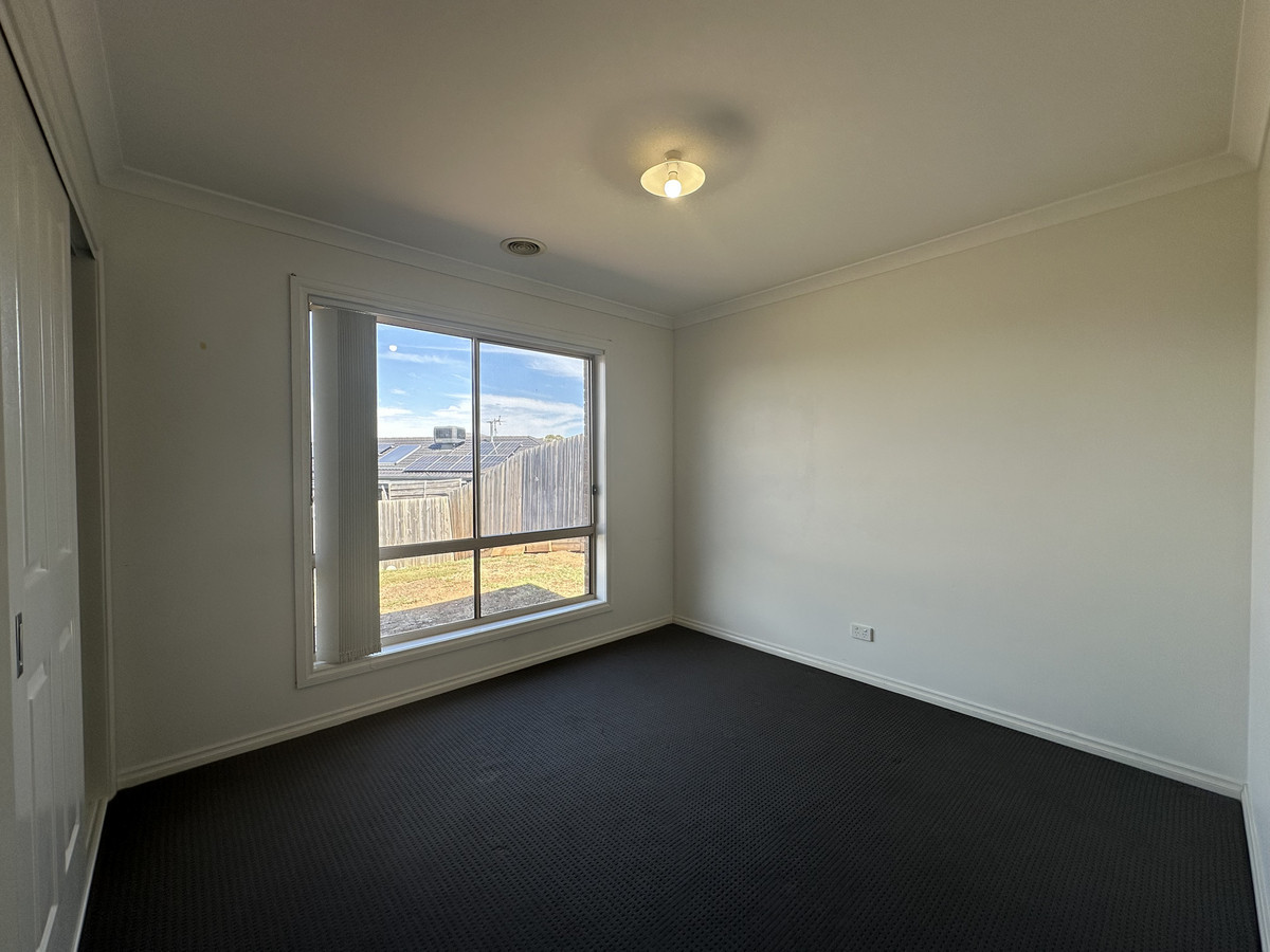32 Burbidge Drive, BACCHUS MARSH VIC 3340, Bacchus Marsh - Thumbnail 7