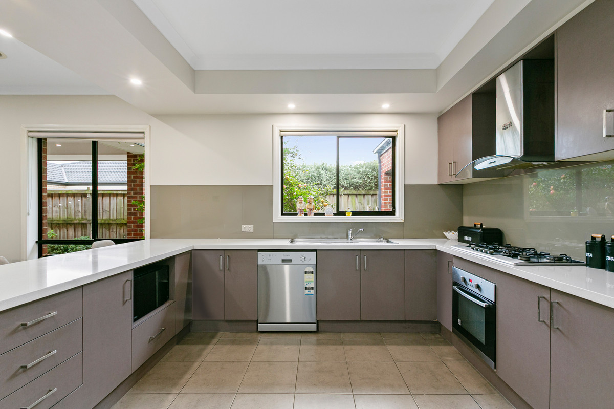 6 Aralia Way, Mernda VIC 3754, Mernda - Thumbnail 3