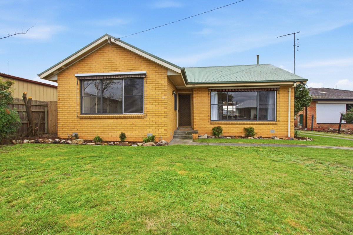 61 White Parade, Churchill VIC 3842, Churchill - Image 1